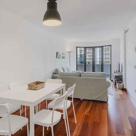 Apartman Carlemany Con Tres Dobles *