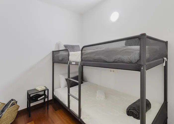 Lägenhet Carlemany Con Tres Dobles *